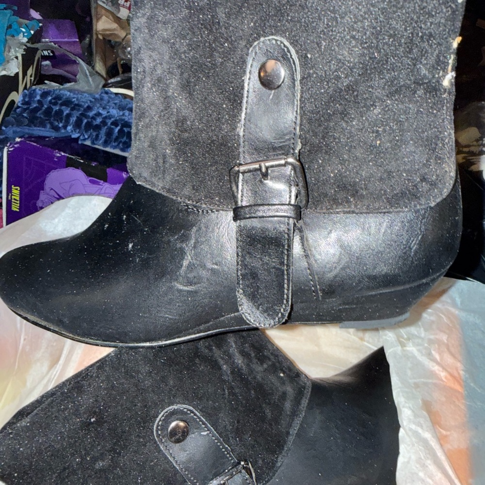 Source Unknown Black Suede & Leather Ankle Boots